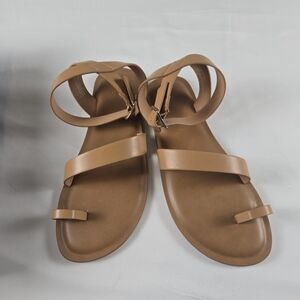 Universal Thread Sol Flat Sandals Women’s 7.5 Tan Memory Foam Ankle Strap NEW